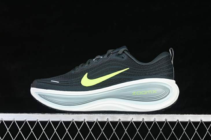 Picture of Nike Vomero Plus _SKUfw22126015079540269fw